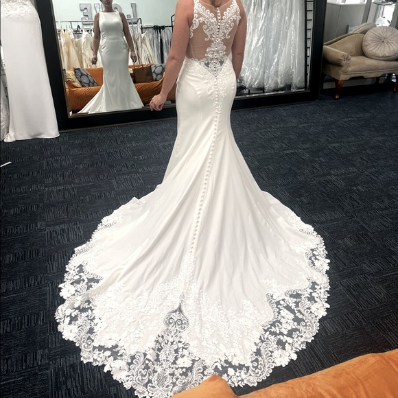 Wedding dress